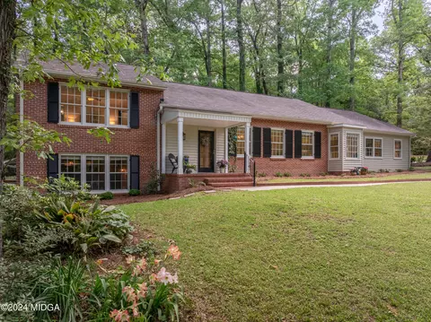 1461 Lone Oak Dr, Macon, GA 31211