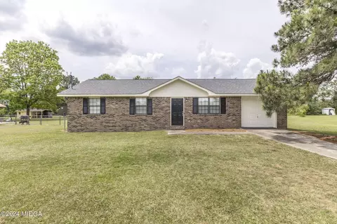 97 Clive Blvd, Fort Valley, GA 31030