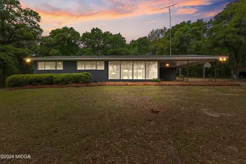 711 Country Club Rd, Fort Valley, GA 31030