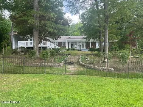 253 W Lakeview Dr, Milledgeville, GA 31061