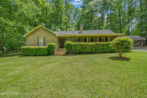 148 Greenbriar Dr, Gray, GA 31032