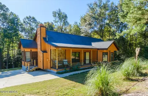 205 Long Leaf Trl, Byron, GA 31008