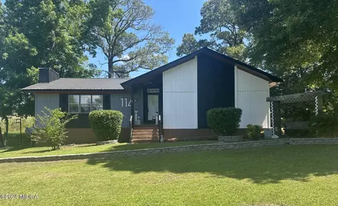 114 Springwood Dr, Warner Robins, GA 31088