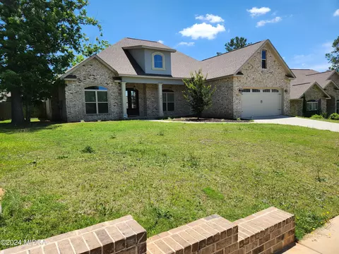 305 Hawks Nest Dr, Kathleen, GA 31047