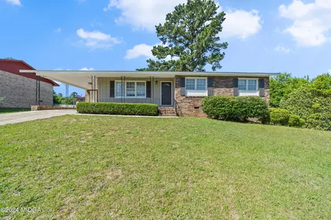 3028 Armstrong Dr, Macon, GA 31211