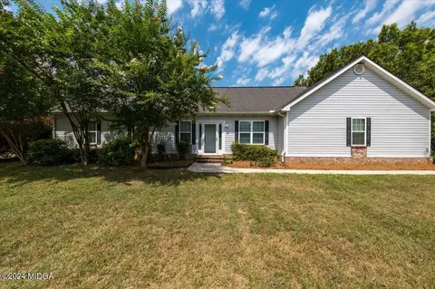 Exterior - 386 Jackson Ct, Byron, GA 31008 photo 4 of 6