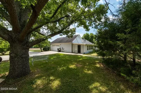 Exterior - 386 Jackson Ct, Byron, GA 31008 photo 5 of 6