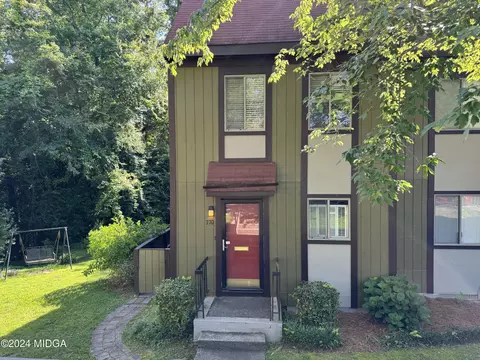 770 Willow Creek Dr, Macon, GA 31204