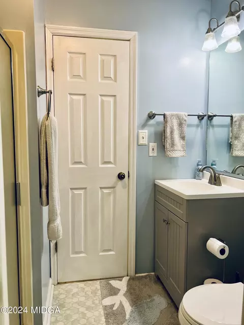 Bath - 25 Ruby Rd, Jackson, GA 30233 photo 1 of 3