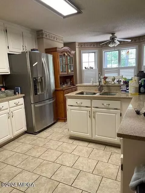 Kitchen - 187 Bateman Ln, Gray, GA 31032 photo 3 of 3
