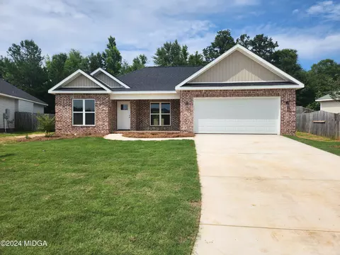 233 Christine Cir, Perry, GA 31069