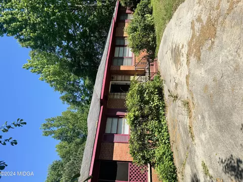 2526 Tredway Dr, Macon, GA 31211