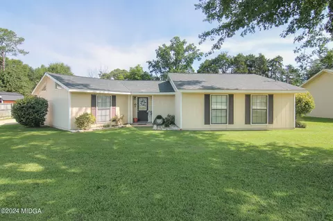 121 Williams Dr, Bonaire, GA 31005