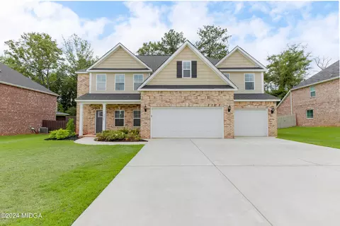 228 Oakley Ct, Bonaire, GA 31005