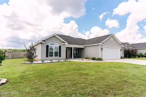 139 Raymond Cir, Warner Robins, GA 31088