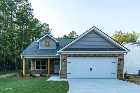 146 Allan Green Dr, Gray, GA 31032