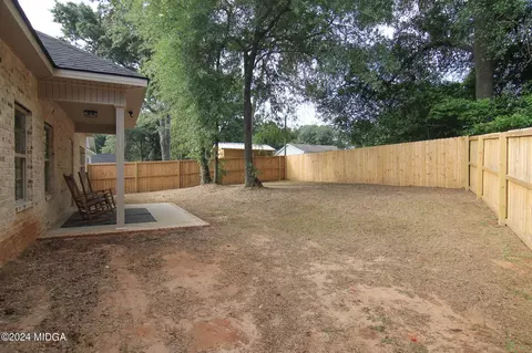 Exterior - 202 Hill Ln, Perry, GA 31069 photo 5 of 6