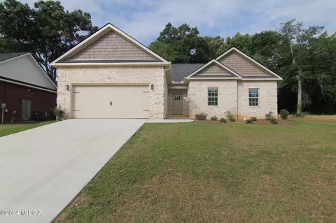 202 Hill Ln, Perry, GA 31069