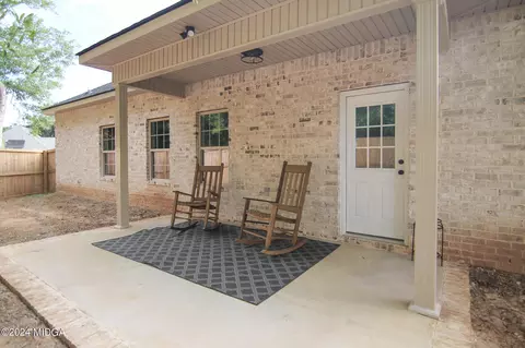Exterior - 202 Hill Ln, Perry, GA 31069 photo 3 of 6