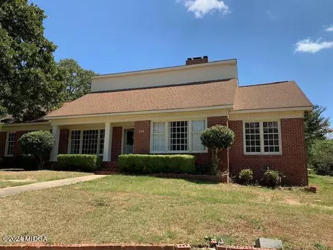 294 Lakeshore Dr, Warner Robins, GA 31088