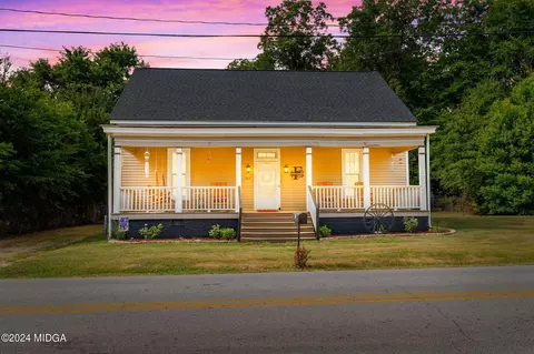 223 W Martin Luther King Jr Dr, Jackson, GA 30233