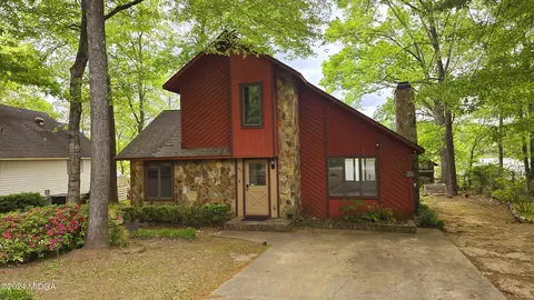887 N Confederate Dr, Macon, GA 31220