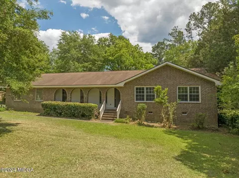142 Meriweather Cir, Milledgeville, GA 31061