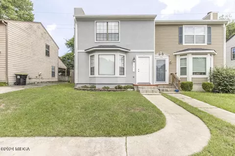 121 Carriage Hill Dr, Warner Robins, GA 31088