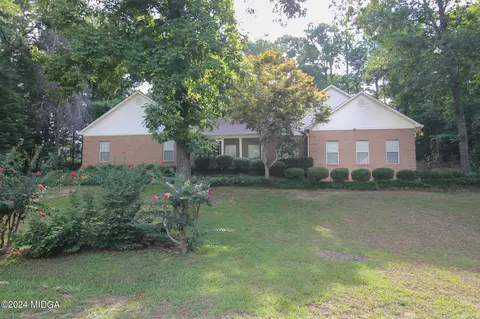 106 Fawn Ct, Byron, GA 31008