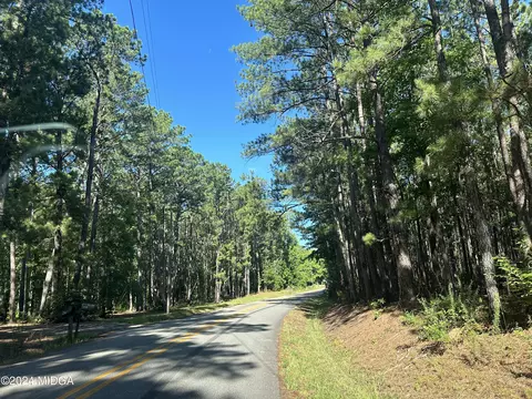 1644 Hopewell Rd, Forsyth, GA 31029