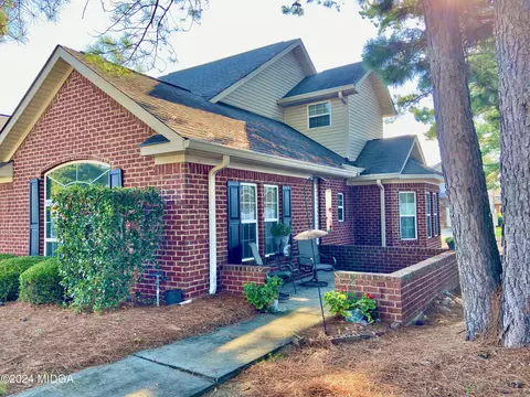 605 Station Square Dr, Byron, GA 31008