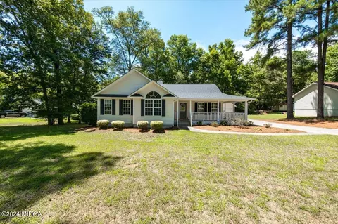 167 Southern Walk Cir, Gray, GA 31032