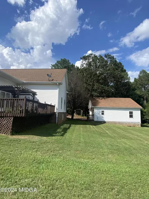 Exterior - 108 Henry Dr, Gray, GA 31032 photo 8 of 9