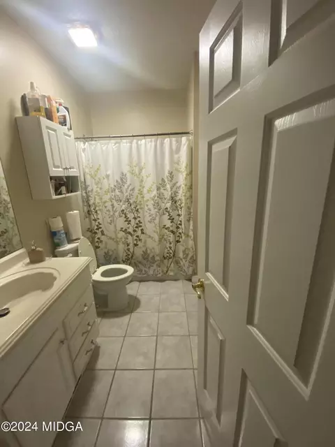 Bath - 108 Henry Dr, Gray, GA 31032 photo 3 of 3