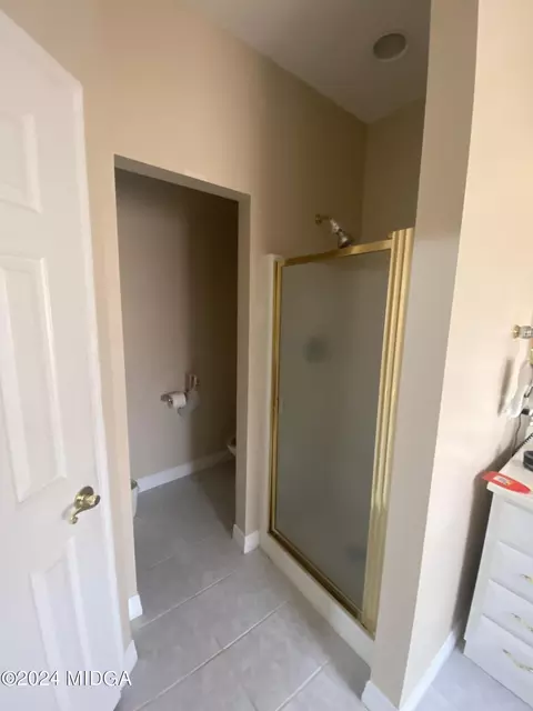 Bath - 108 Henry Dr, Gray, GA 31032 photo 2 of 3