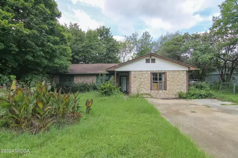 101 Stonefield Ct, Warner Robins, GA 31093