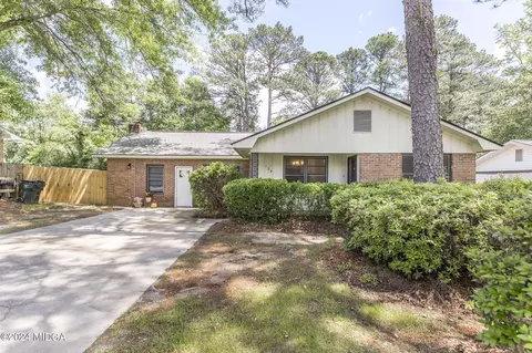 104 Lemuel Ct, Warner Robins, GA 31088