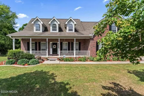 1085 Shumard Ln, Mcdonough, GA 30252