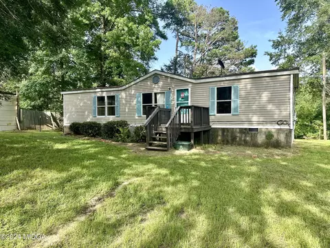 104 Robin Dr, Bonaire, GA 31005