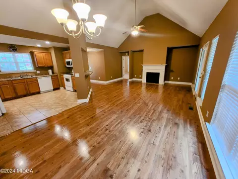 310 Christopher Luke Cir, Perry, GA 31069 photo 10