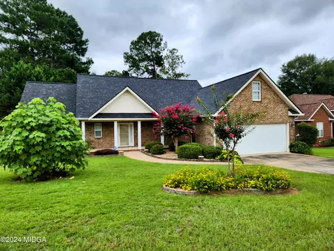 310 Christopher Luke Cir, Perry, GA 31069 photo 2