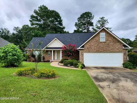 310 Christopher Luke Cir, Perry, GA 31069