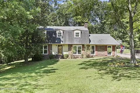 527 Commanche Dr, Macon, GA 31210