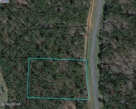 458 Willow Lake Dr NW, Milledgeville, GA 31061