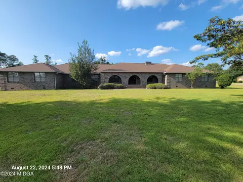 114 Barrett Dr, Fort Valley, GA 31030