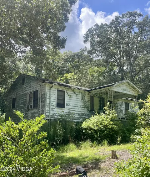 205 Soloman St, Forsyth, GA 31029