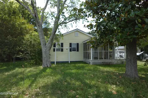 2261 Hubbard Rd, Macon, GA 31217