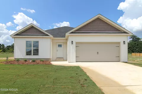 77 Cole Dr, Hawkinsville, GA 31036