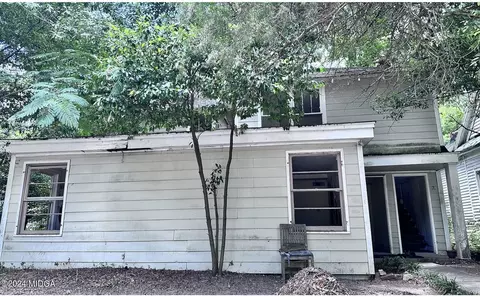 1177 Huguenin Ave, Macon, GA 31204