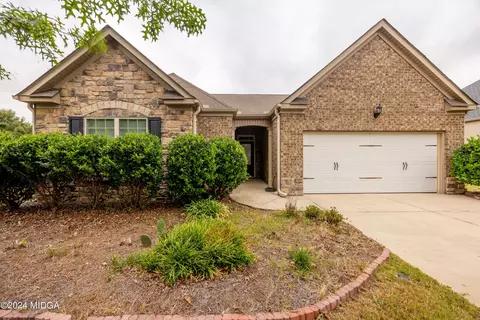 101 Chickasaw Ct, Byron, GA 31008